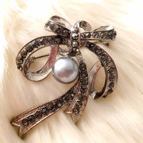 NEW Ribbon Pearl Brooch or Pendant for Necklace - Picture 3 of 6